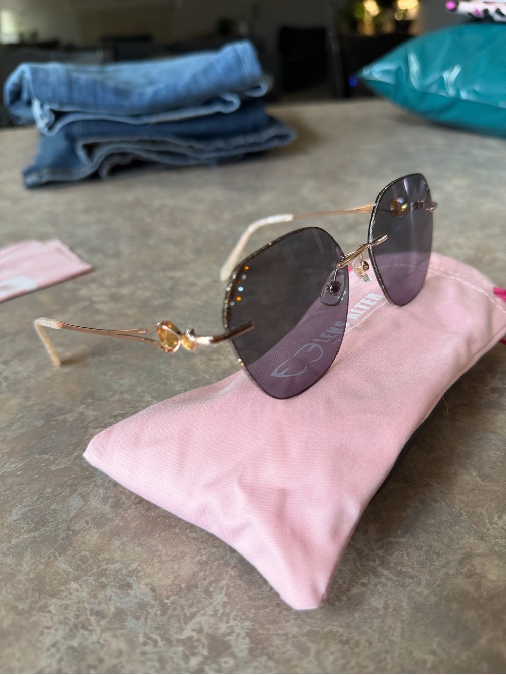 Rhinestone Gold Frame Sunglasses with Gradient Gray Lenses